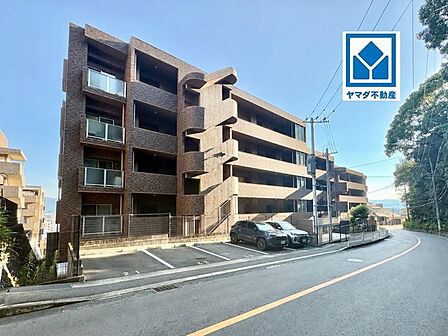 太陽光発電搭載＾＾オール電化＾＾ペット相談可。 小中学校まで共に歩7分圏内の立地＾＾ 売主様居住中物件の為、内覧ご希望の際は事前にご連絡をお願い致します。
