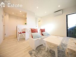 茜さす春のセラビィ 102 1階1LDKのリビング/ダイニング