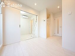 名古屋市営名城線 志賀本通駅 徒歩9分の賃貸アパート 2階1SLDKのリビング/ダイニング