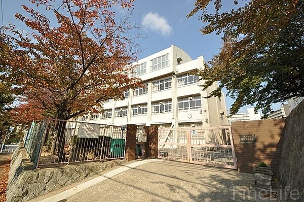 画像29:神戸市立神陵台中学校 1276m
