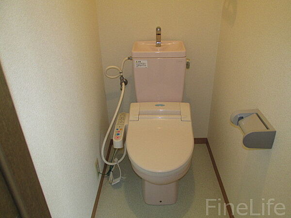 画像11:ウォシュレットつきのきれいなトイレです