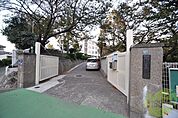 神戸市立塩屋小学校 592m