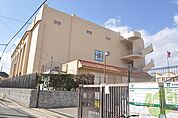 神戸市立西須磨小学校 570m
