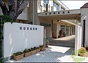 須磨浦幼稚園 734m