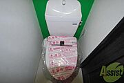 ピカピカのトイレ・ウォシュレットもついてますよ！！