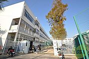 神戸市立千鳥が丘小学校 596m