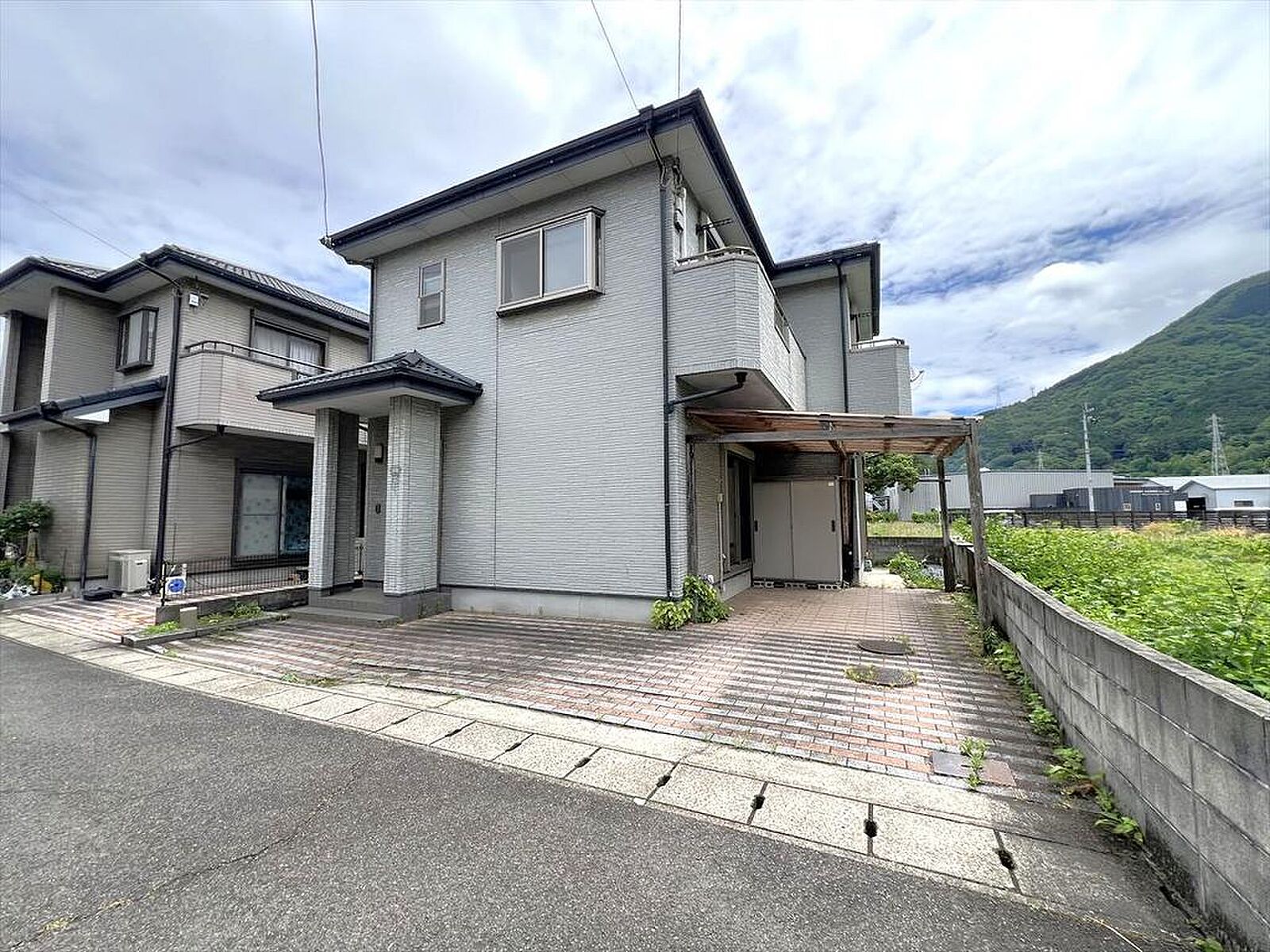 Higashimiyoshi, Tokushima property