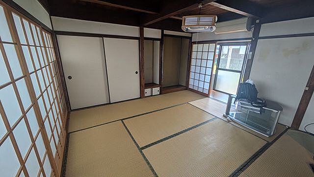 室内 田川市春日町4番20号