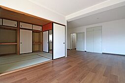 ソレイユ窪田 5階2LDKのリビング/ダイニング