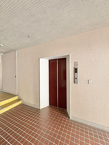 エントランス グローバル永昌 5階/-