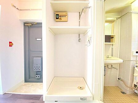 日用品を簡単にしまえるオープン収納