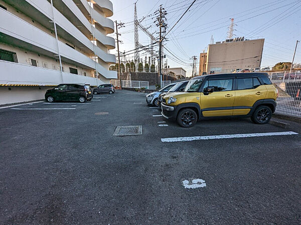 画像18:駐車場