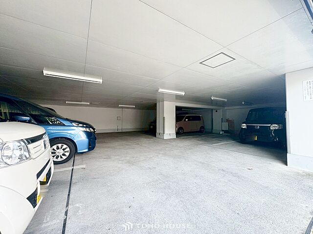 駐車場 コスモ北綾瀬クイーンズテラス 1階/-