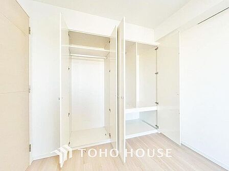 「収納豊富。」収納の多さも魅力です。使い勝手の良い収納を豊富に設置しております。居住スペースを充分に確保することができる為、ゆとりある室内で、ゆっくりとご寛ぎいただけます。