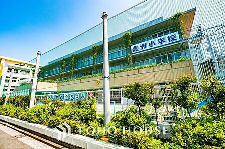 豊洲幼稚園 627m