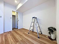 「居室」心と体をゆったりと安らげる主寝室。寝室のゆとりが大きい分だけ、暮らしの安らぎは深まります。