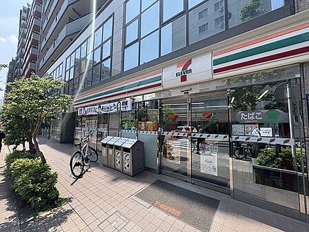 徒歩4分。セブンイレブン荒川5丁目店 300m