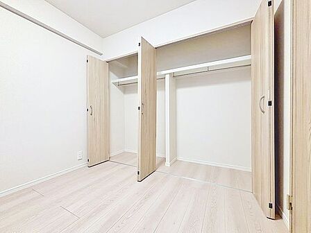 「収納」全ての居室にクローゼットを完備しております。