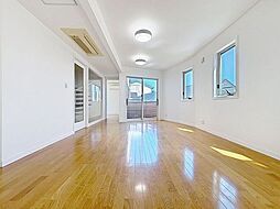 家族が寛ぐ癒しのナチュラルデザイン住宅