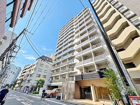 「ペットとの生活が叶う住まい。」2026年7月新規内装リノベーション完成した「DUARES千代田三崎町」。中央総武線・都営三田線「水道橋駅」から徒歩3分の駅チカ立地です。