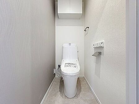 「ウォシュレット機能付き」優れた節水効果や汚れが付きにくい便座など、ほしかった機能が揃ったウォシュレット一体型トイレです。