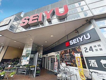 西友下総中山店 670m
