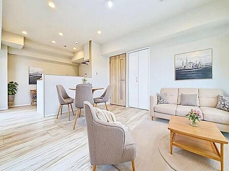 「リビングダイニング」(画像内の家電・家具等はCGです。本物件には付帯されません。)