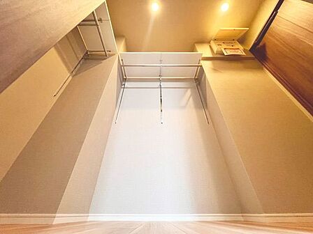 「大型収納のウォークインクローゼットを備えています!」季節物の衣類もスッキリ収納できるウォークインクロゼットのある住まいで収納上手な生活を。