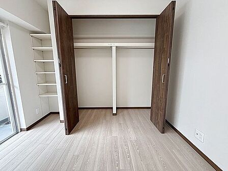 「収納」全ての居室にクローゼットを完備しております。