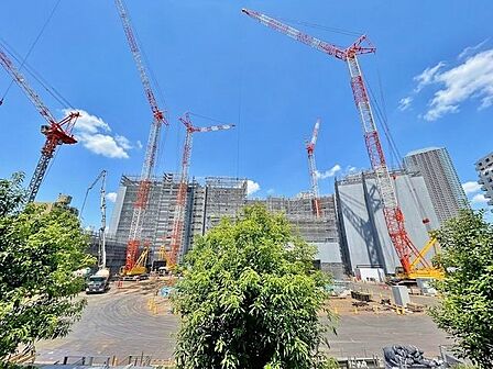「眺望」穏やかな街並みを一望しながら、爽やかな風と柔らかく降り注ぐ陽光を感じて頂けます。