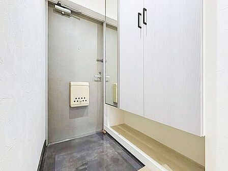 「玄関」「ただいま」・「おかえり」。新居で交わす家族同士の何気ないやり取りがただ何となく嬉しいんです。自分のお家を手に入れた事の喜びが感じられるお客様からの素敵なエピソードです。