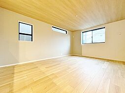 環境と美しく融和する落ち着いた新築住戸