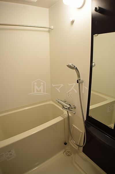画像5:ゆったりくつろげる浴室です。