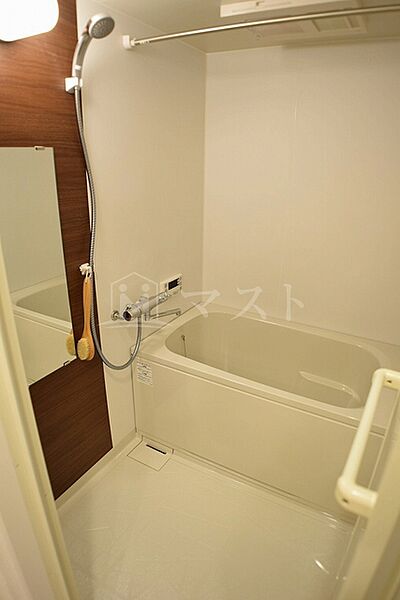 画像4:ゆったりくつろげる浴室