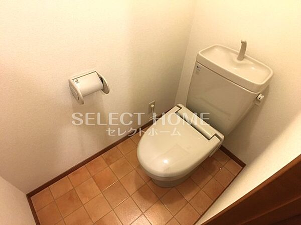 画像7:シンプルで使いやすいトイレです 同型タイプです