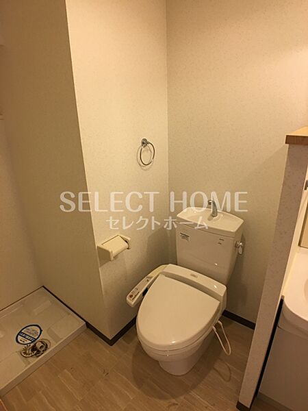 画像7:落ち着いた色調のトイレです