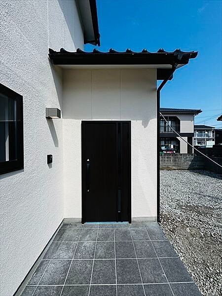 玄関を拡大表示