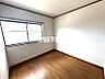 寝室：部屋