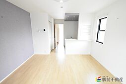 ティフブルーII 102 1階1Kのリビング/ダイニング