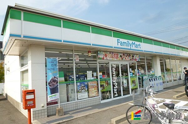 周辺：ファミリーマート鳥栖あさひ新町店 