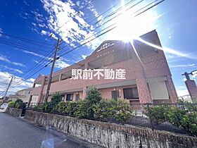 ラ・ファミーユ 105 ｜ 佐賀県鳥栖市弥生が丘4丁目450（賃貸アパート2LDK・1階・57.33㎡） その1