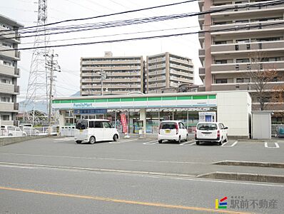 周辺：ファミリーマート筑紫野俗明院店 