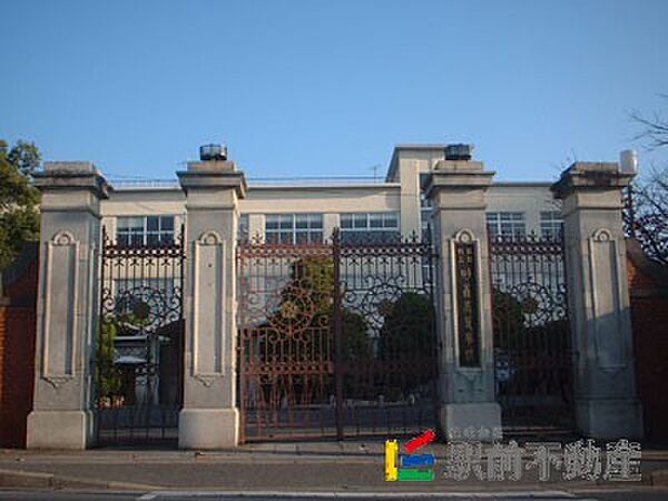 画像4:福岡県立明善高等学校 歴史ある正門