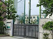 大田区立嶺町小学校 徒歩2分。 120m
