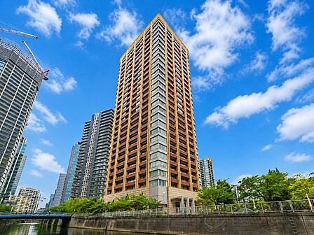 住友不動産株式会社旧分譲×清水建設株式会社施工の免震構造タワー