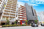 重厚感のある外壁タイル貼りマンションです。