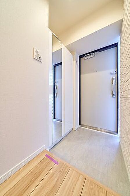 収納力のある下駄箱付き。靴をたくさん収納できます。