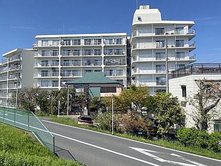 現地に足を運ぶことによって、周辺環境や街の雰囲気など、多くのことを感じていただけます。