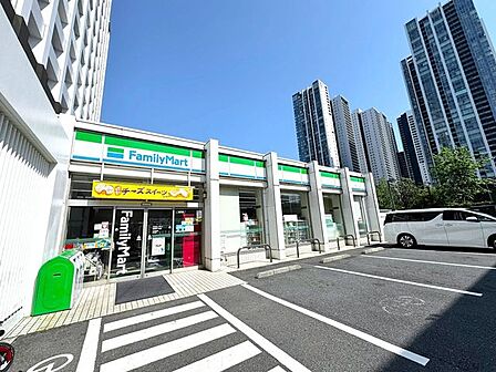 ファミリーマート港南四丁目店 徒歩5分。 340m