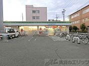 ファミリーマート茨木中央通店 徒歩6分。 420m